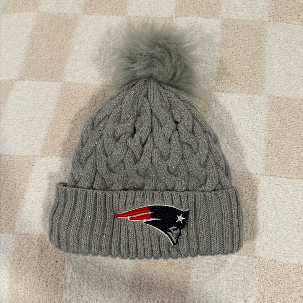 New England Patriots Sparkle Gray Cable Knit Beanie with Pom-Pom